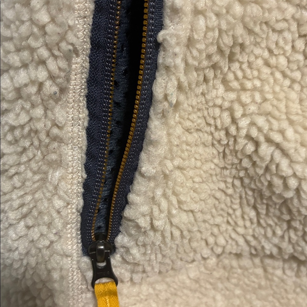 L.L. Bean Beige Sherpa Woman’s Vest with Navy Accents - Picture 9 of 10
